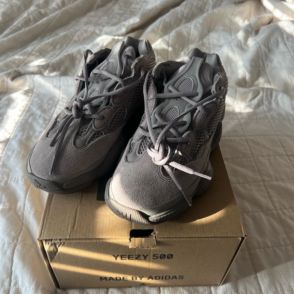 Yeezy 500 ash gray